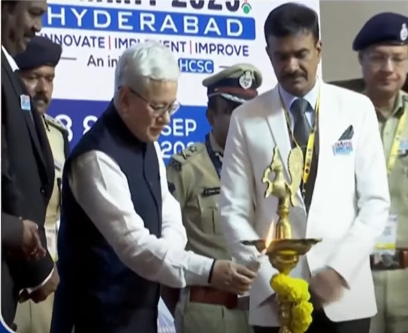 ట్రాఫిక్ సమ్మిట్‌ను ప్రారంభించిన గవర్నర్