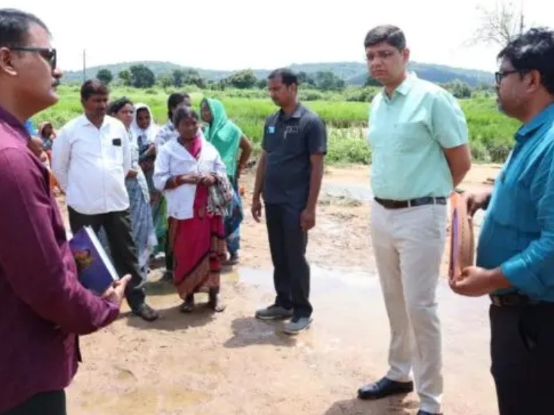 ‘ఇసుక మేటల తొలగింపు త్వరగా పూర్తి చేయాలి’