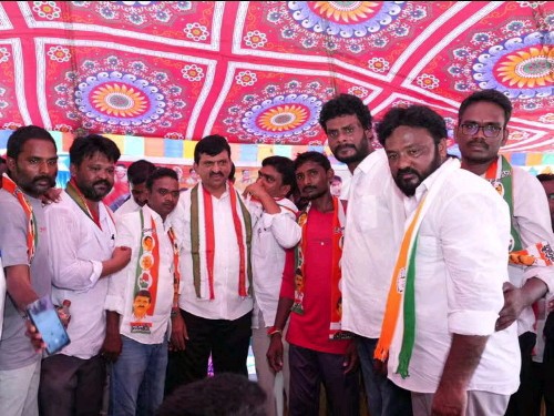 మంత్రి పొంగులేటి సమక్షంలో కాంగ్రెస్‌లో చేరికలు