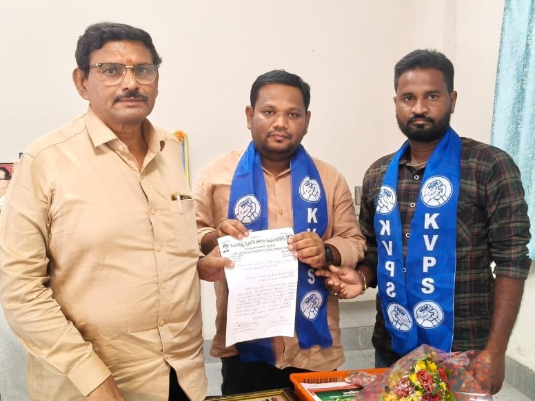 వసతి గృహం నిర్మించాలని వినతి