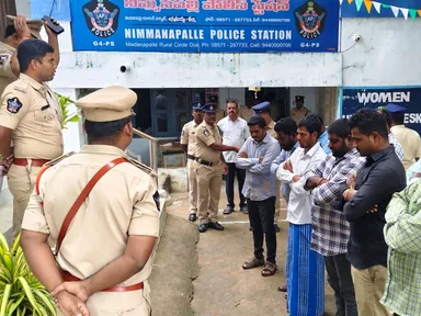 నిమనపల్లి పోలీస్ స్టేషన్‌ను తనిఖీ చేసిన డీఎస్పీ