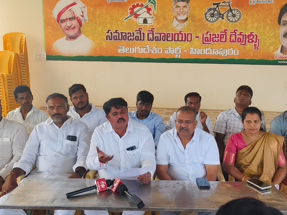 పట్టుగూళ్ల మార్కెట్ బిల్డింగ్ కు రూ.8 కోట్లు విడుదల
