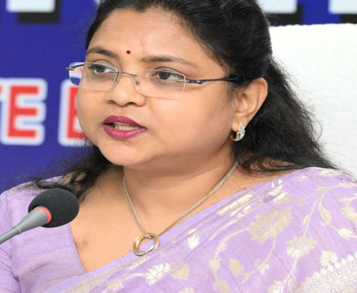 కార్యాలయాల్లో ఇ-ఆఫీస్ ఫైల్స్ విధానం తప్పనిసరి: కలెక్టర్