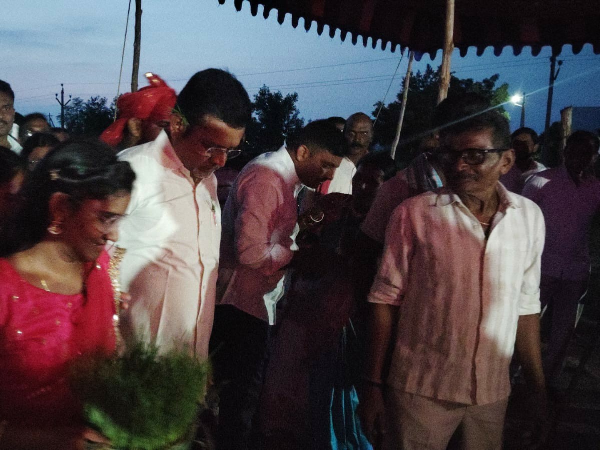 తీజ్ ఉత్సవాల్లో పాల్గొన్న మాజీ ఎమ్మెల్యే
