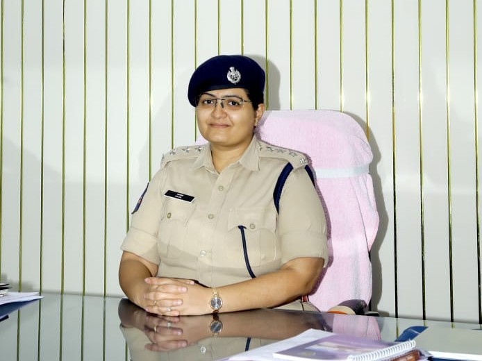 ASP కాజల్ సింగ్ కు అదనపు ఎస్పీగా పదోన్నతి