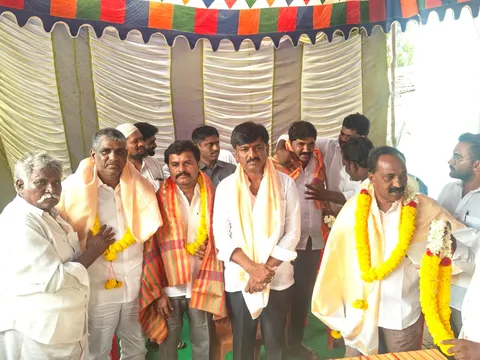 పలువురు వైసీపీ నేతలు టీడీపీలో చేరిక