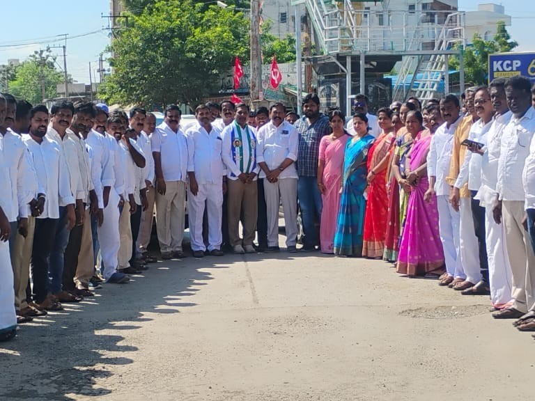 మార్కాపురానికి బయలుదేరిన వైసీపీ నాయకులు