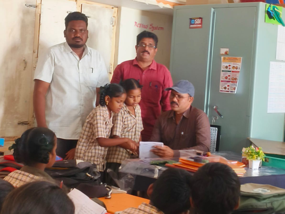 పాఠశాలను సందర్శించిన డైట్ అధ్యాపకులు