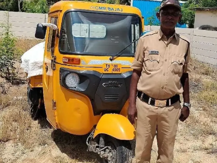 అక్రమ ఇసుక తరలిస్తున్న ట్రాలీ ఆటోల పట్టివేత