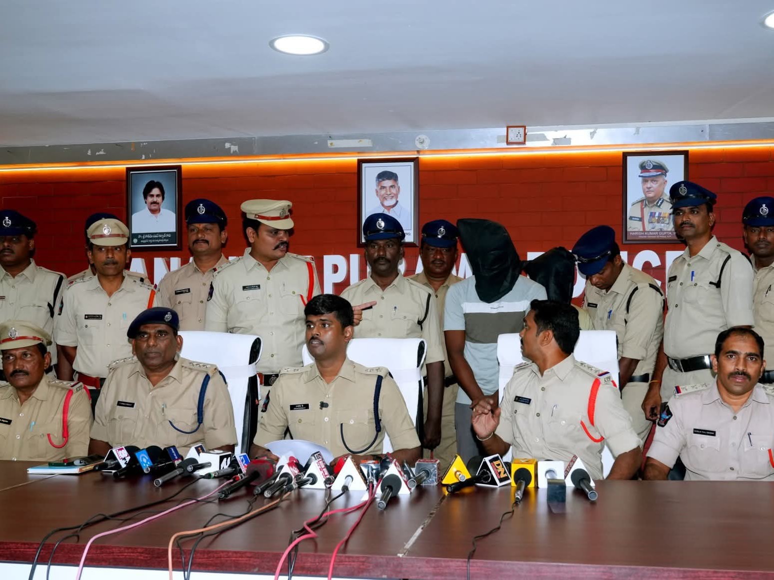 అంతర్రాష్ట్ర నిందితులు అరెస్ట్: ఎస్పీ