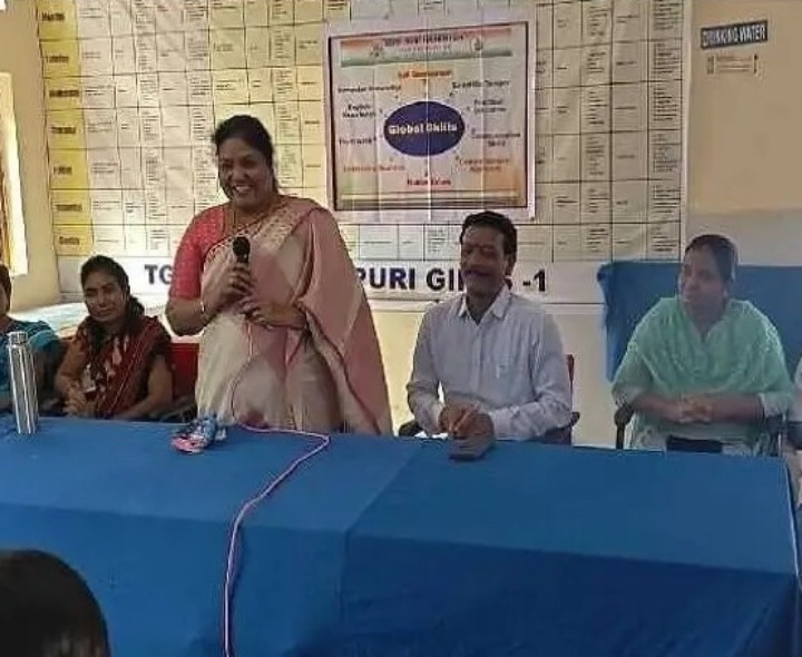 ‘విద్యార్థులు లక్ష్యసాధనకు కష్టపడాలి’