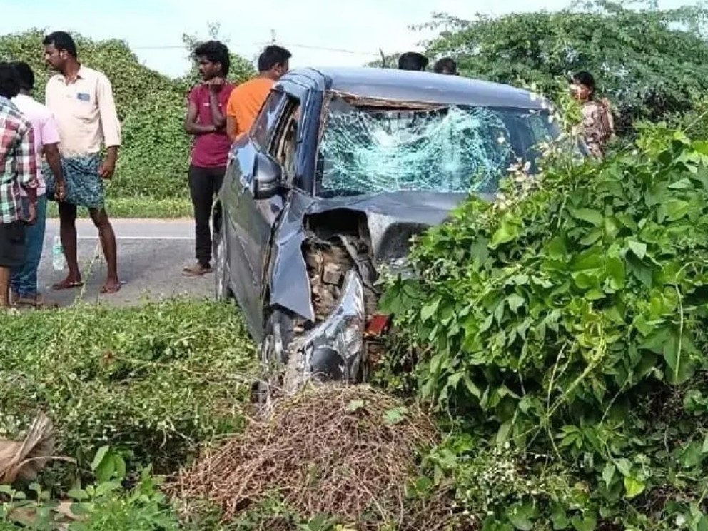 కారు బైకు ఢీ ఒకరికి తీవ్ర గాయాలు