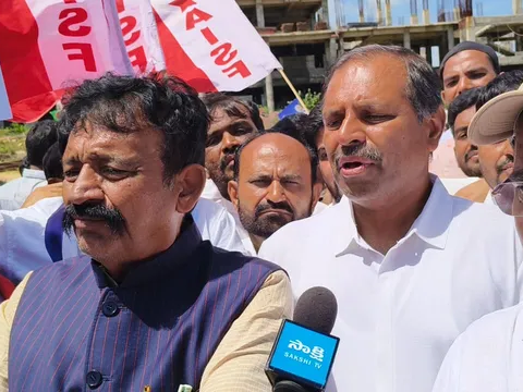 ‘కళాశాలల ప్రైవేటీకరణ నిర్ణయం ఉపసంహరించాలి’