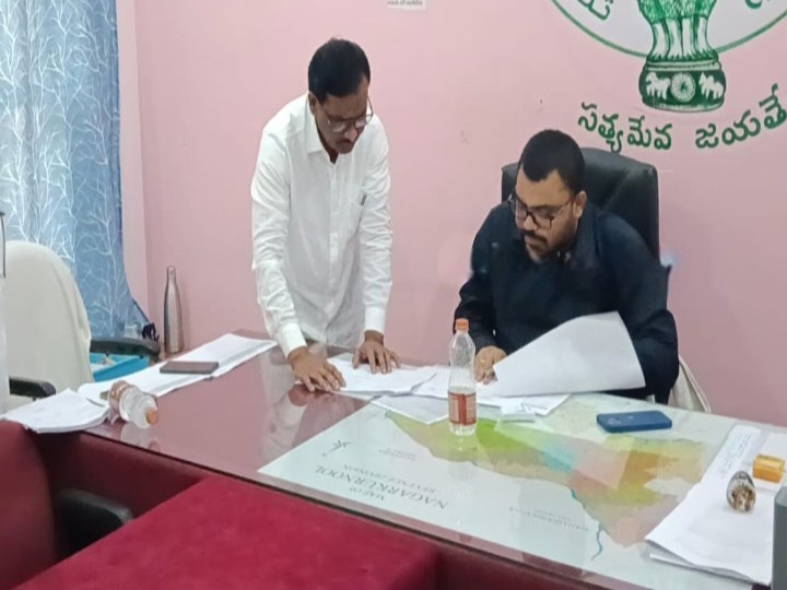 ఆర్డీవో కార్యాలయాన్ని తనిఖీ చేసిన కలెక్టర్