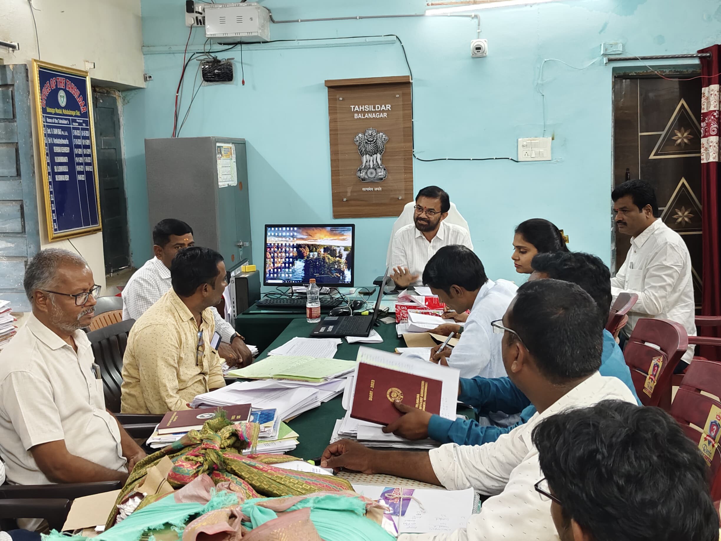 రెవెన్యూ సదస్సు దరఖాస్తులను పరిష్కరించాలి: అడిషనల్ కలెక్టర్