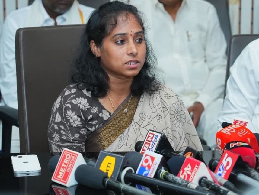 ప్లాస్టిక్ వినియోగంపై ఎమ్మెల్యే అసంతృప్తి