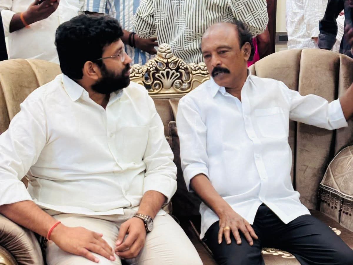 విశ్వేశ్వరరెడ్డిని కలిసిన జక్కంపూడి రాజా