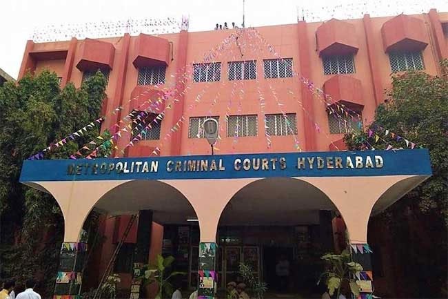 గోల్కొండ హనీట్రాప్ కేసులో విచారణ