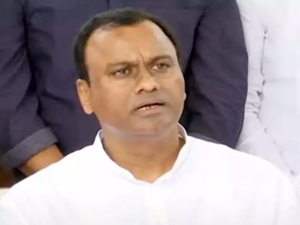 మరోసారి సంచలన వ్యాఖ్యలు చేసిన రాజగోపాల్ రెడ్డి