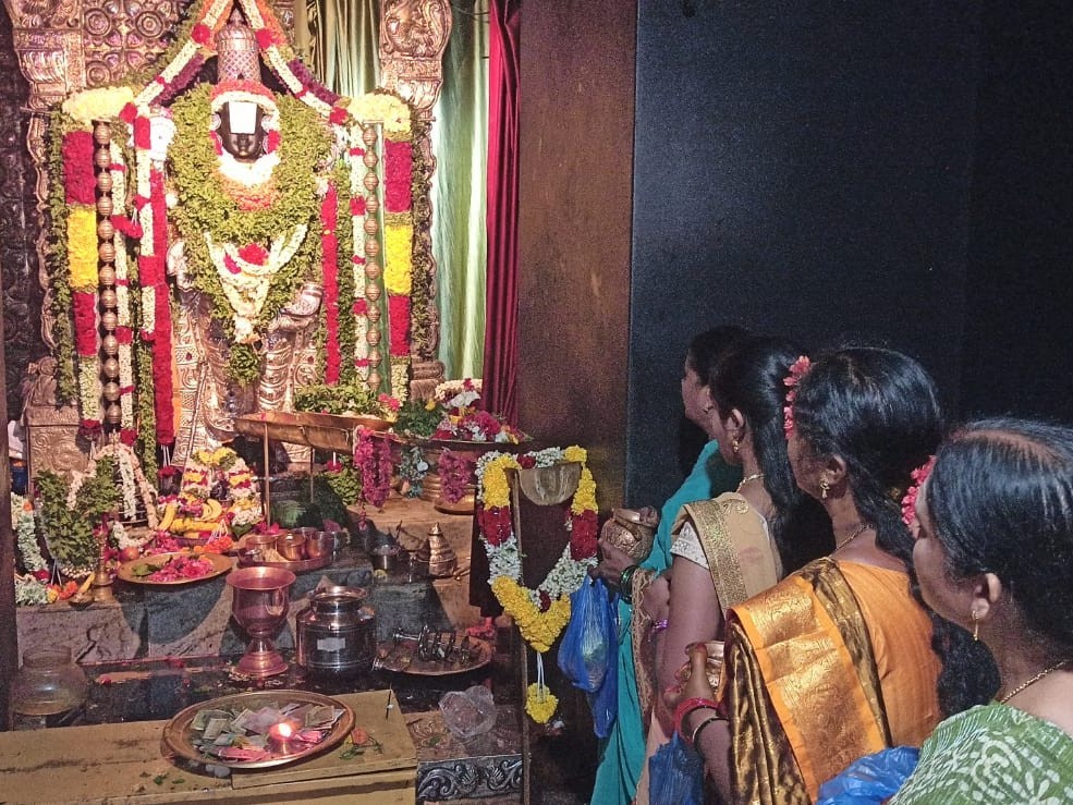 శ్రీవారి ఆలయంలో విశేష పూజలు