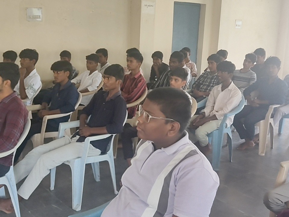 కేంద్ర ప్రభుత్వ పథకాలపై యువతకు అవగాహన కార్యక్రమం