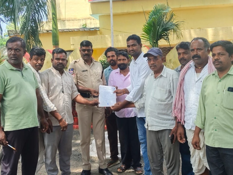 ‘విగ్రహాల ధ్వంసం చేసిన వారిపై కఠిన చర్యలు తీసుకోవాలి’