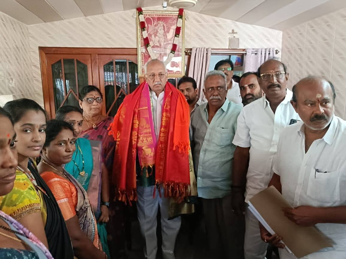 ఎమ్మెల్యేను కలిసిన నూతన పాలకవర్గ సభ్యులు