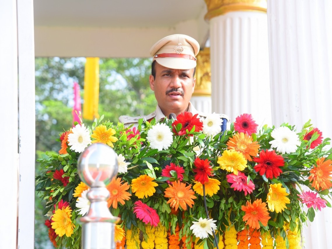 ‘అన్ని విభాగాల్లోను జిల్లా అగ్రగామిగా నిలిపాం’