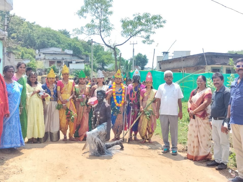 హై స్కూల్లో ఘనంగా దసరా వేడుకలు