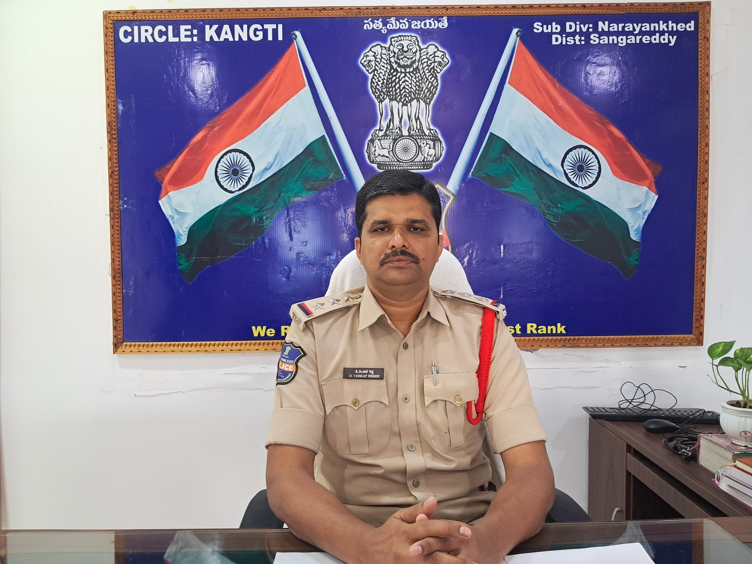 పిల్లలు బైకు నడిపిస్తే కఠిన చర్యలు తప్పవు: సీఐ