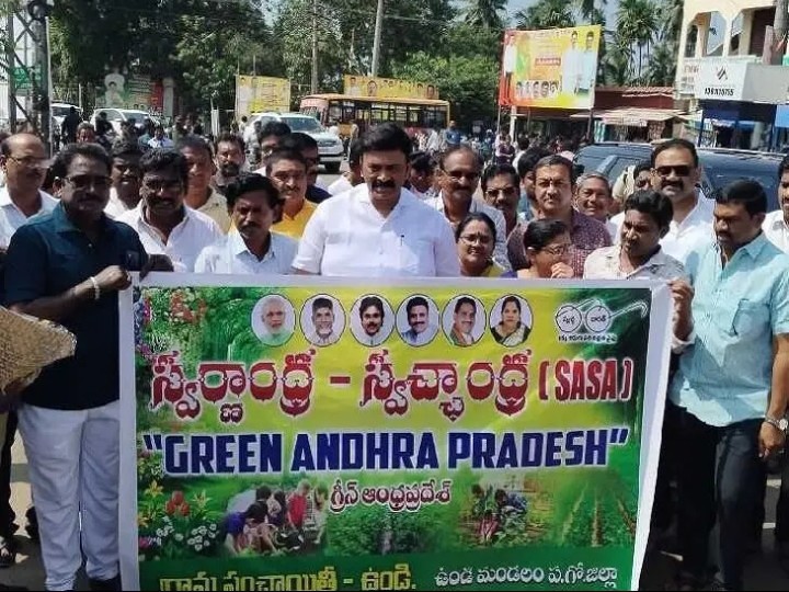 వీధులను శుభ్రం చేసిన డిప్యూటీ స్పీకర్