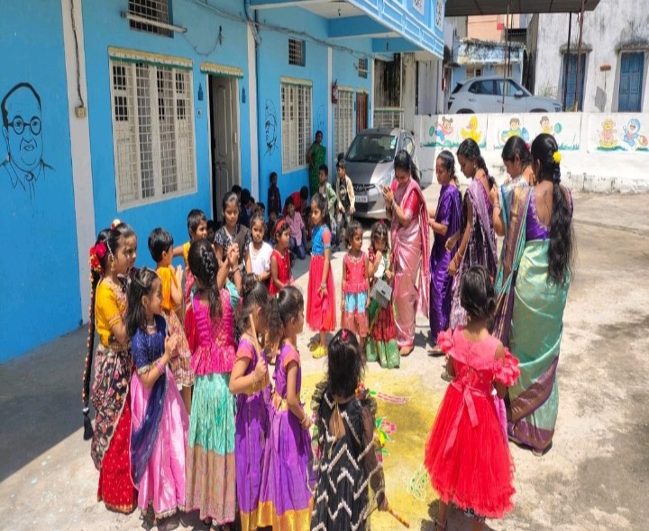 వేములవాడలో ఘనంగా ముందస్తు బతుకమ్మ వేడుకలు