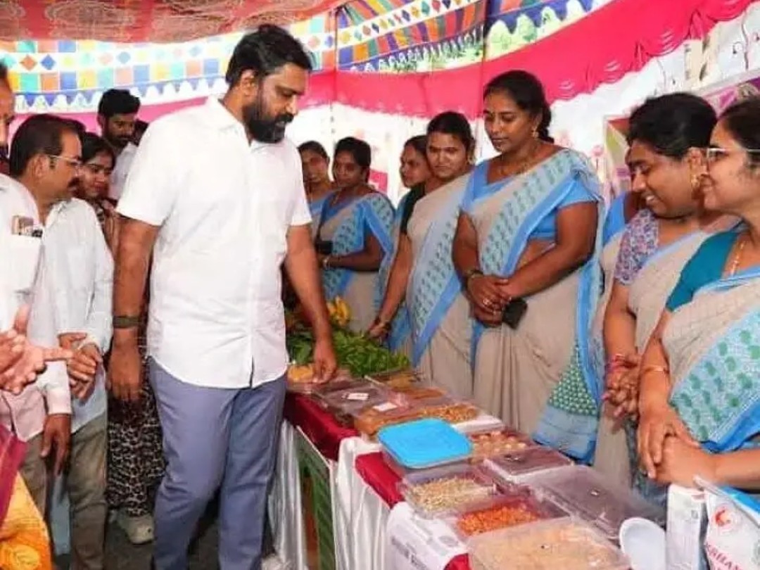 వైద్య శిబిరాన్ని పర్యవేక్షించిన ఎమ్మెల్యే