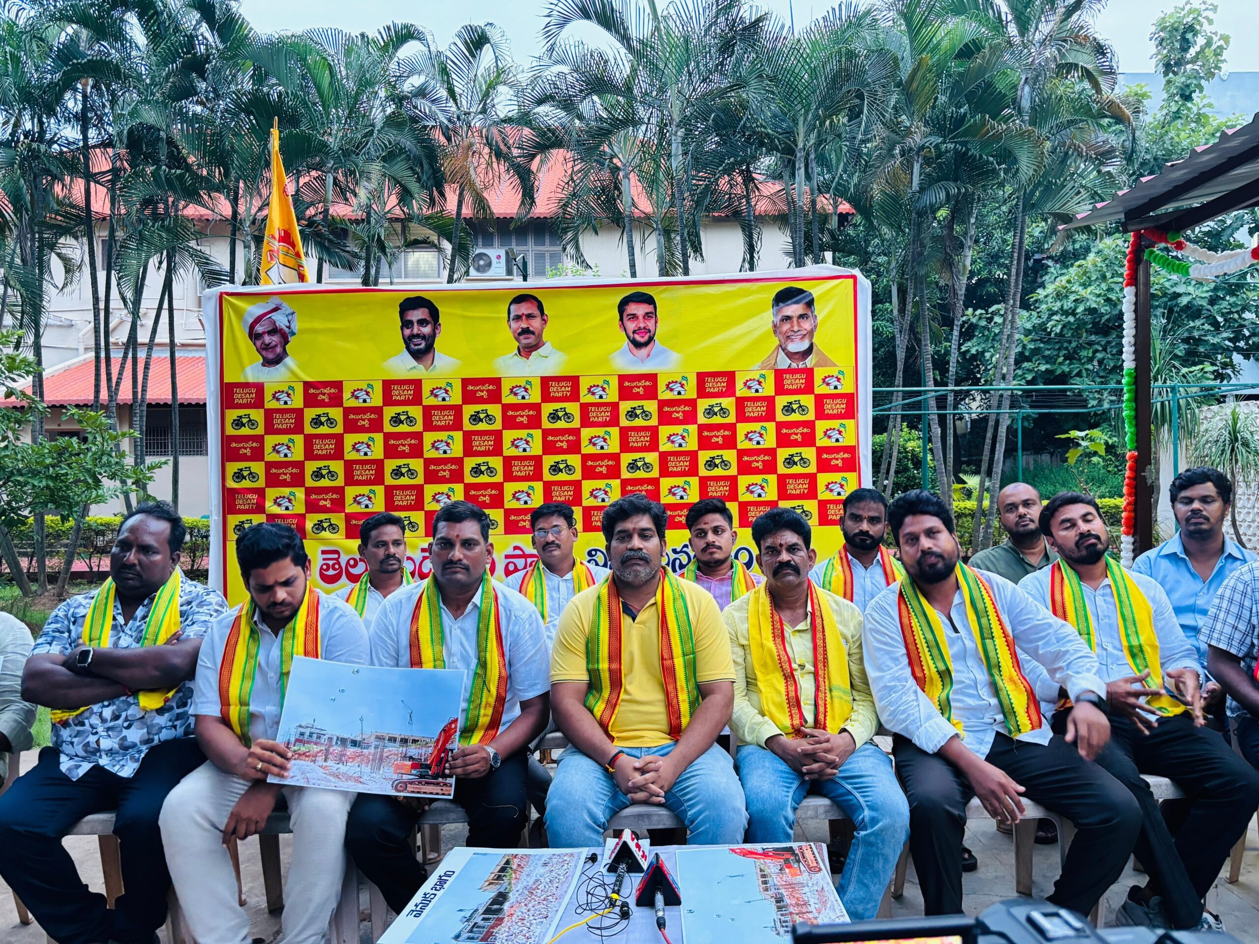 ‘వైద్యకళాశాలలపై వైసీపీ అసత్య ప్రచారాలు చేస్తుంది’