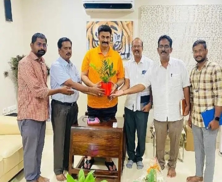 శ్రీవారి నిత్యాన్నదాన పథకానికి రూ.లక్ష విరాళం