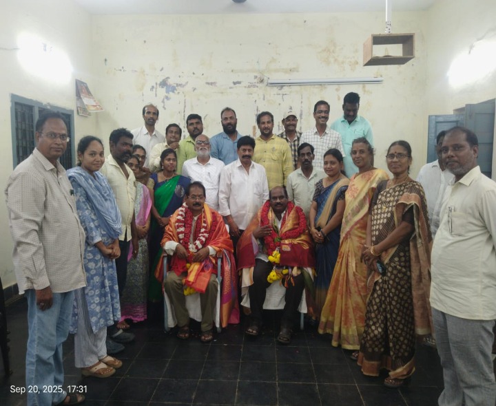 ఏవో డిప్యూటీ ఎంపీడీవోలకు ఘనంగా సన్మానం