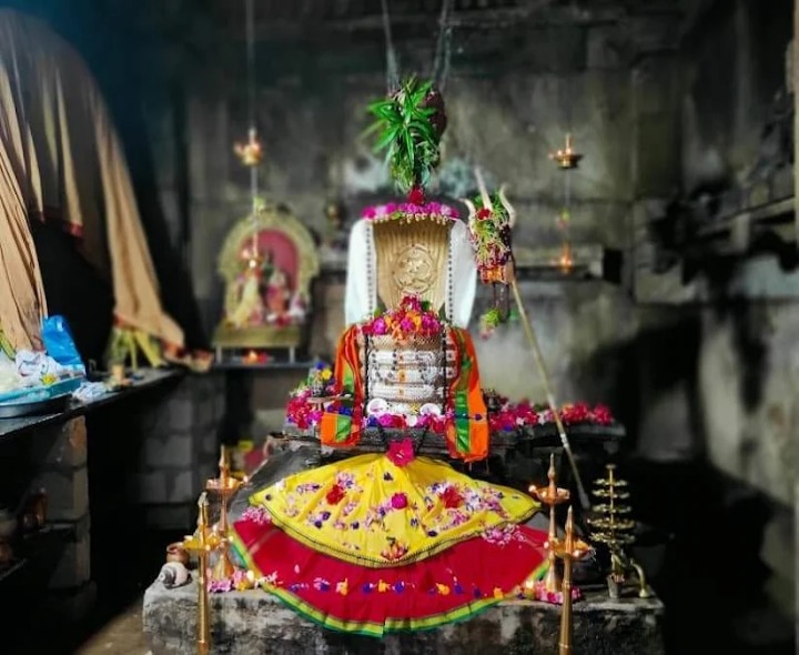 కోటగుళ్లల ఆలయంలో ప్రత్యేక పూజలు