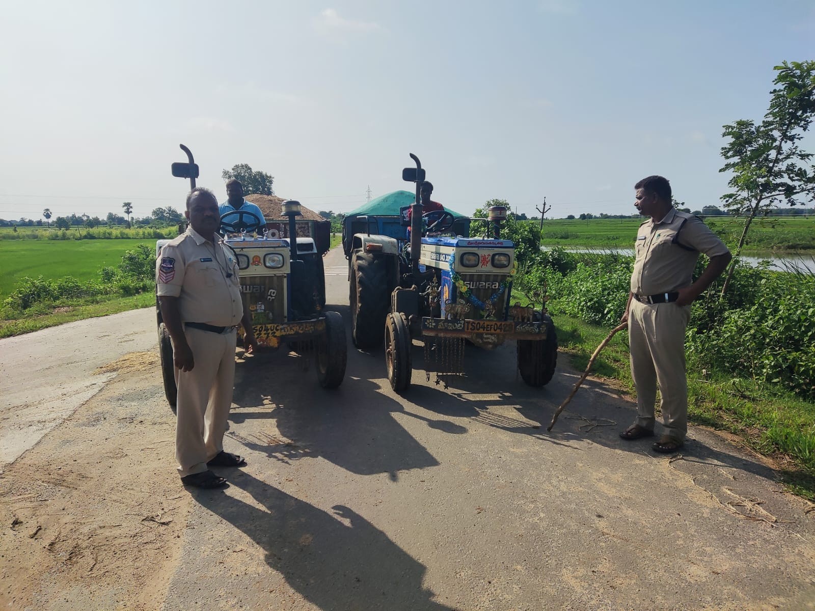 అక్రమ ఇసుక రవాణాపై ఉక్కుపాదం: సీఐ మురళి