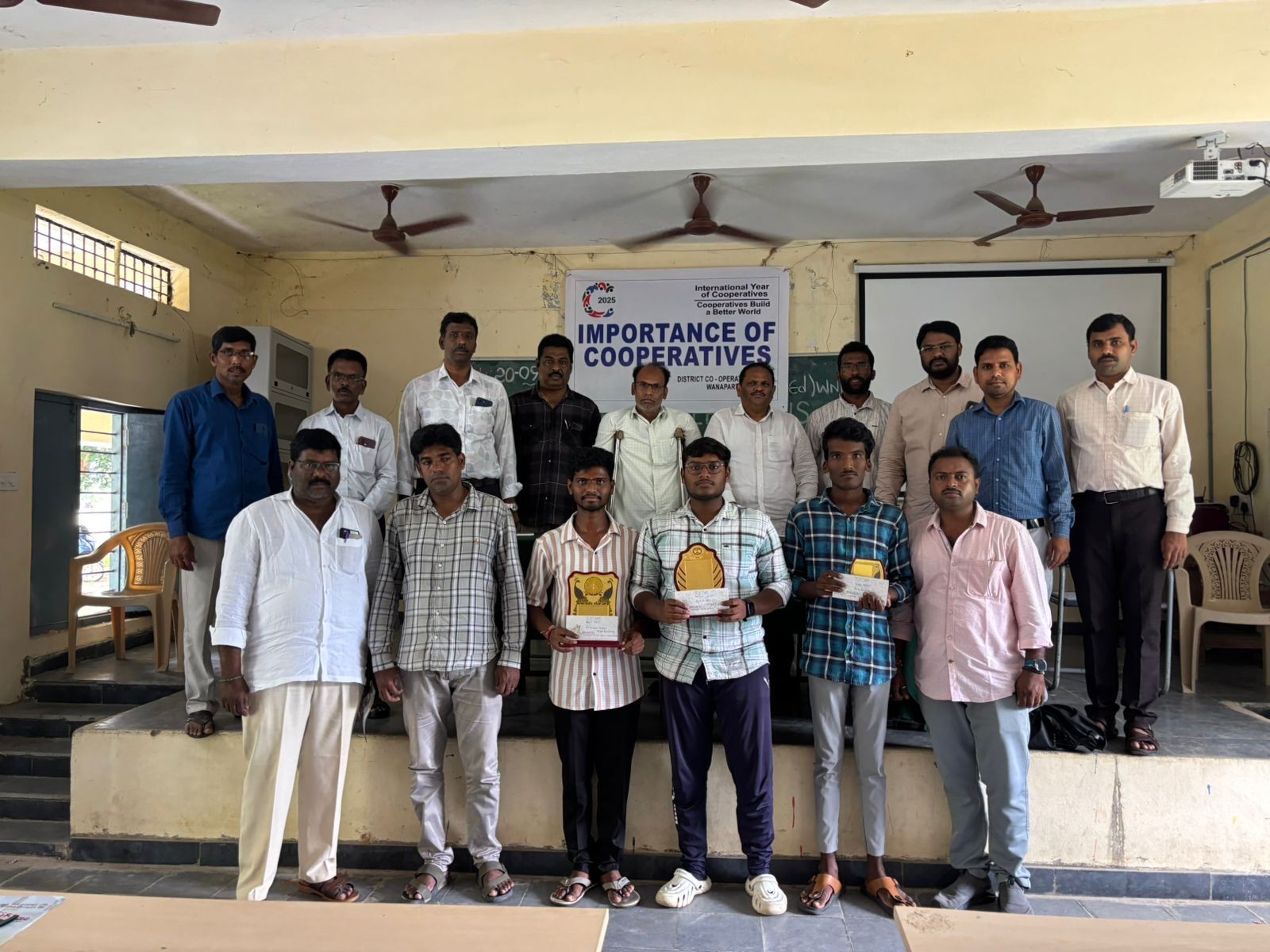 సహకార శాఖ ఆధ్వర్యంలో వ్యాసరచన పోటీలు