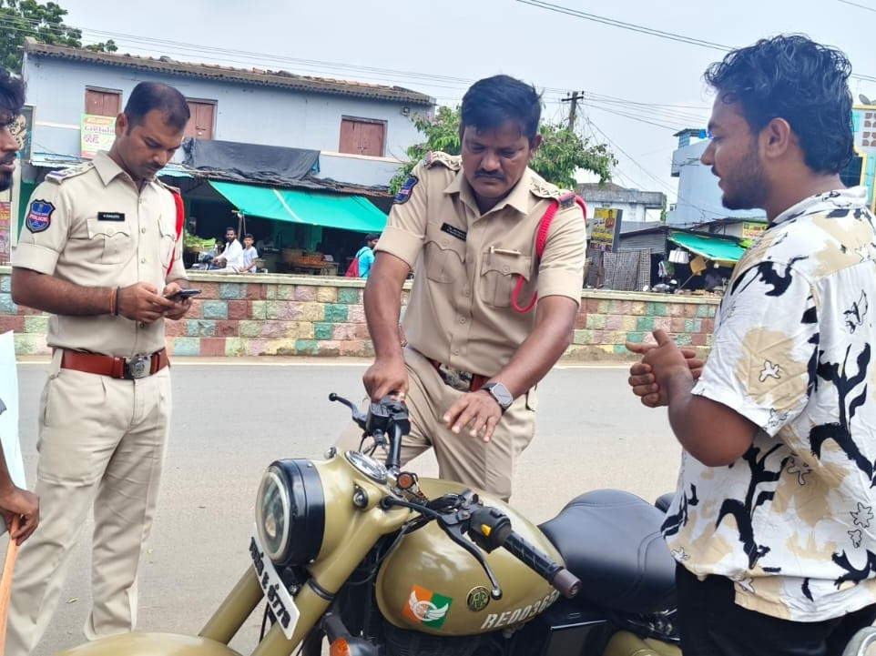 ప్రజలకు ఇబ్బంది కలిగిస్తే ఉపేక్షించం: సీఐ నాగబాబు