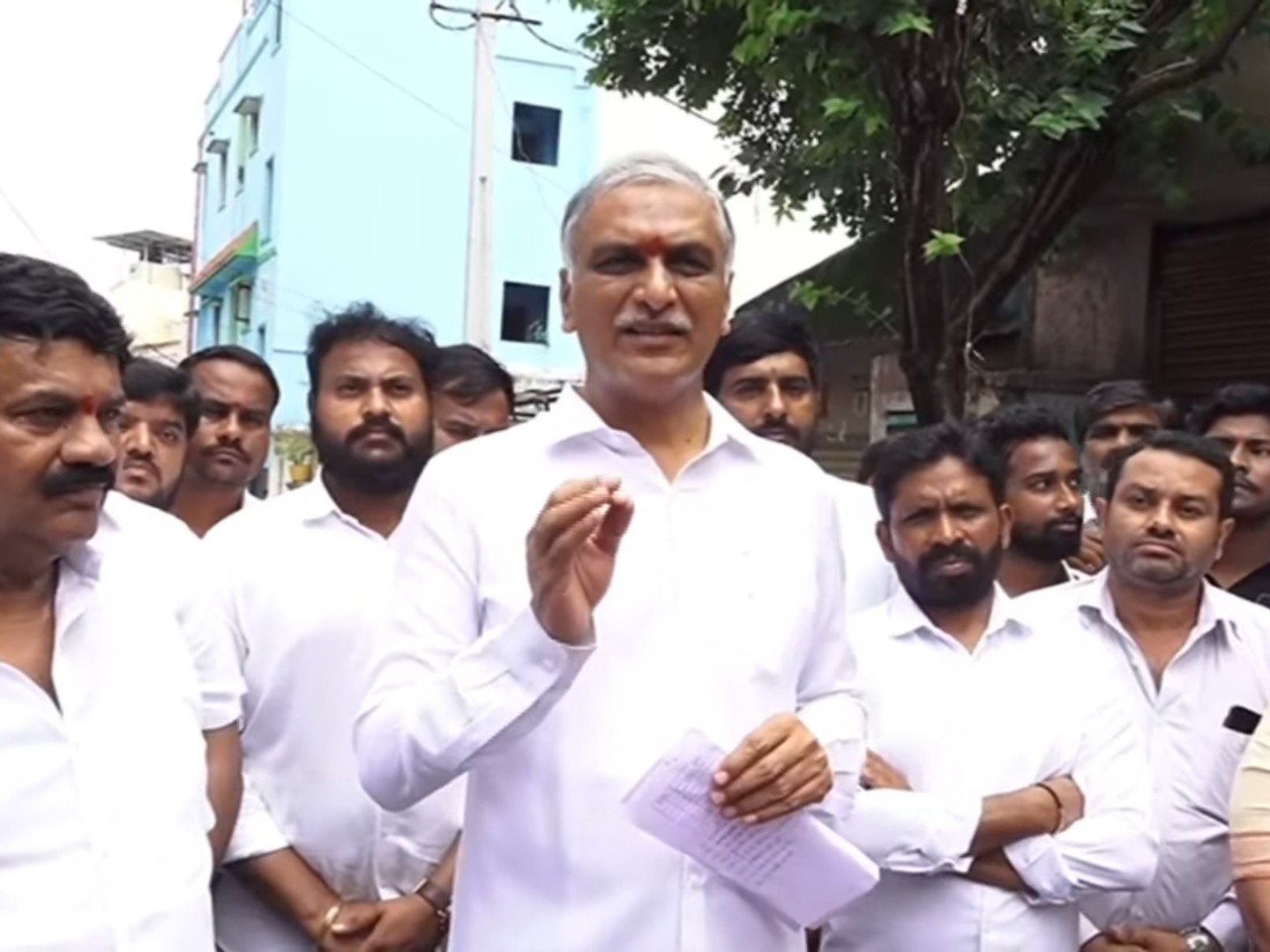 ‘బతుకమ్మ పండుగకు ఒక్క రూపాయి నిధులు ఇవ్వలేదు’