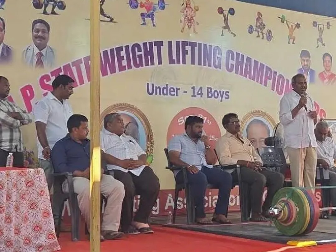 వెయిట్ లిఫ్టింగ్ పోటీలు ప్రారంభం