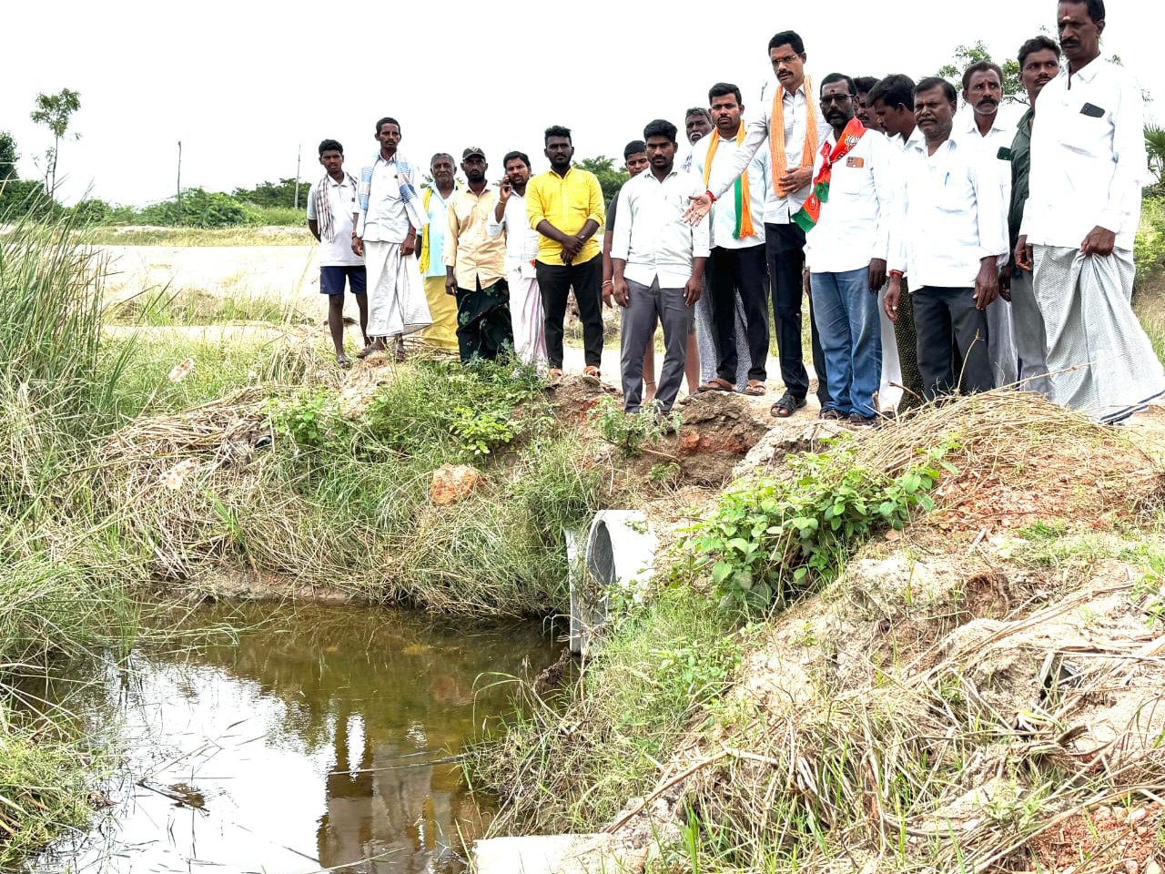 దేవబండలో బ్రిడ్జి నిర్మించాలి: బీజేపీ