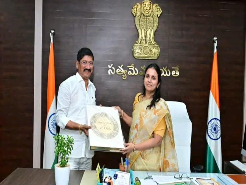 జిల్లా కలెక్టర్‌ను కలిసిన కర్నూలు ఎంపీ