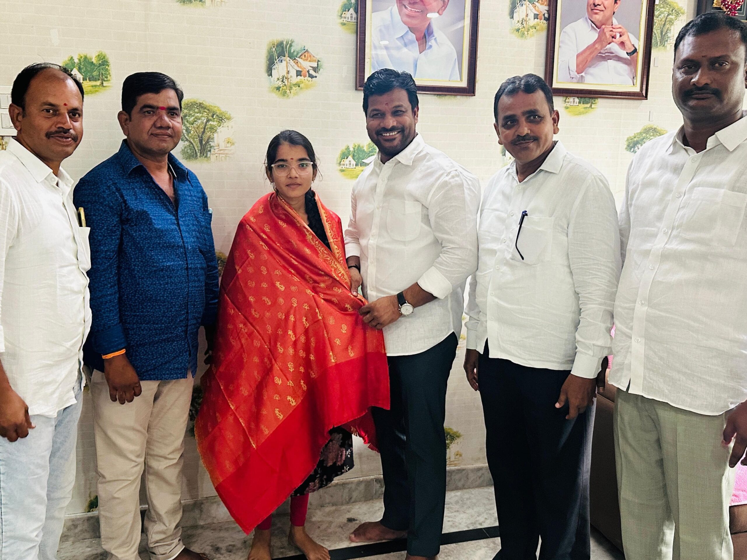 ‘ఉన్నత భవిష్యత్తు కోసం బాగా చదువుకోవాలి’