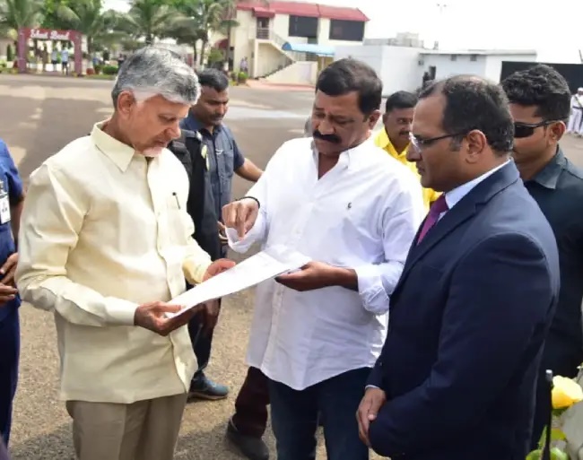 భూములిచ్చిన రైతులకు న్యాయం చేస్తాం: సీఎం