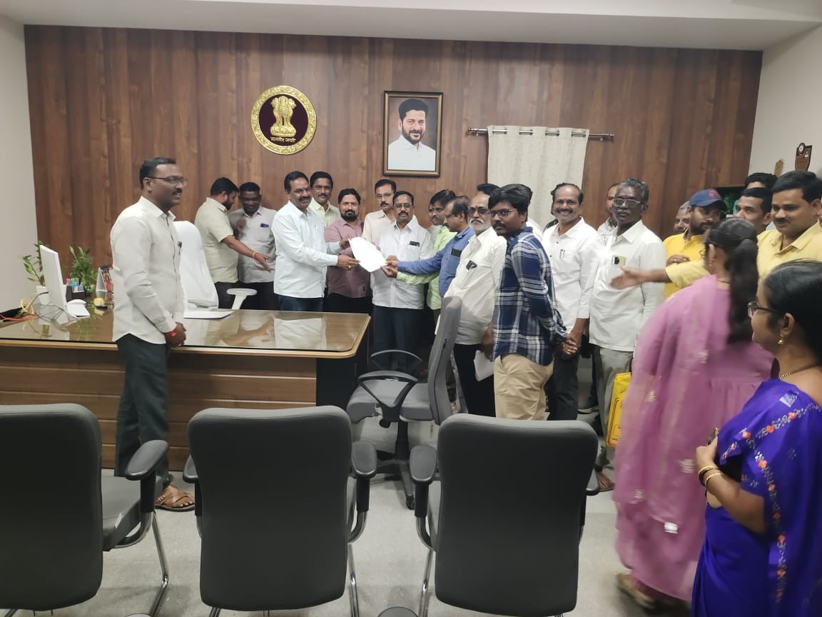 ‘అదనపు కలెక్టర్‌పై సస్పెన్షన్ ఎత్తివేయాలి’