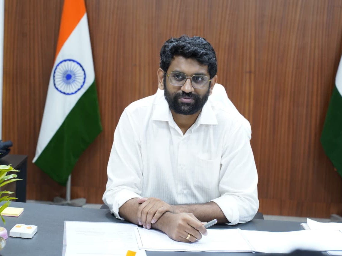 ‘బతుకమ్మ పండుగను అంగరంగ వైభవంగా నిర్వహించాలి’