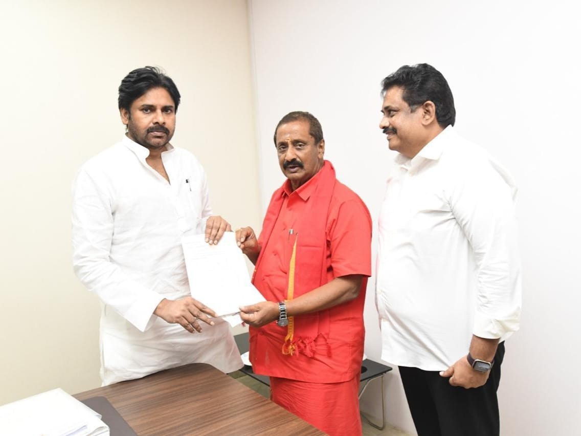 పవన్ కళ్యాణ్‌ని కలిసిన ఎమ్మెల్యే