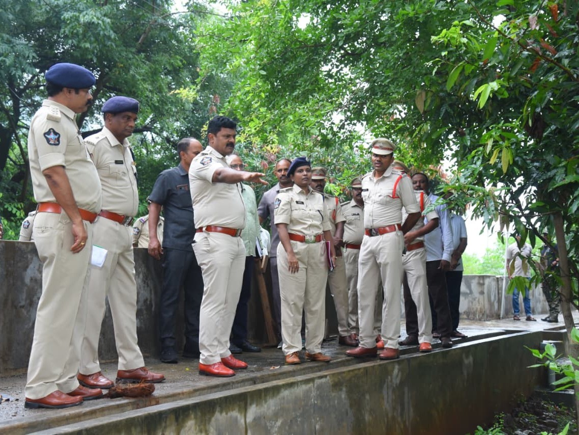 పోలీస్ శిక్షణ కేంద్రాన్ని సందర్శించిన ఎస్పీ